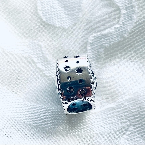 🏰 NWOT Hogwarts School Charm – Harry Potter ✨ - Picture 6 of 9